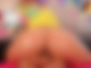 Live cam show with Samaantha - Small Tits on Camsoda Late Night