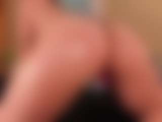 Live cam show with Samaantha - Moaning on Chatstar