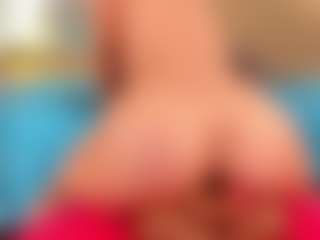 Live cam show with Samaantha - Ass Bouncing on Camming Site
