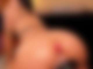 Live cam show with Samaantha - Wet on CamClone