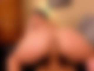 Live cam show with Samaantha - Shaved Pussy on Camiplay Live