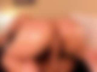 Live cam show with Samaantha - Moaning on Camsoda