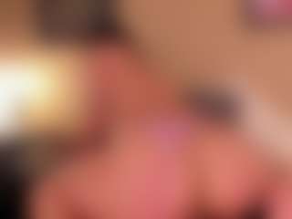 Live cam show with Samaantha - Spank on Camsoda