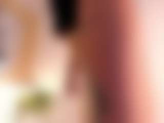 Live cam show with Samaantha - Shaved Pussy on Camsoda