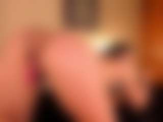 Live cam show with Samaantha - Spank on Camsoda