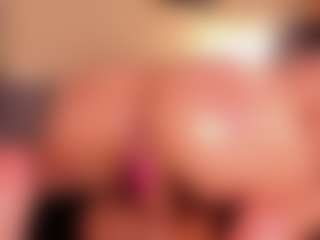 Live cam show with Samaantha - Athletic Cum on Camsoda