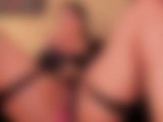 Live cam show with Samaantha - Moaning on camwithhim.com