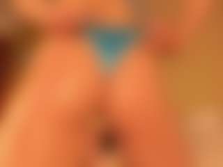 Live cam show with Samaantha - Brown Hair on Camsoda