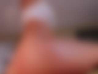 Live cam show with Samaantha - Brown Eyes on Camsoda