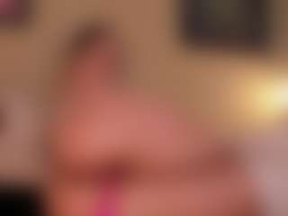 Live cam show with Samaantha - Brown Eyes Brown Hair on Camsoda
