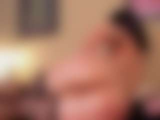 Live cam show with Samaantha - Shaved Pussy on parknlotfishbdy
