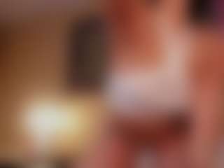 Live cam show with Samaantha - Brown Hair Toys on thefappeningchat.com