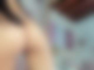 Live cam show with Candy Skinny - Petite on Gym Cam Girls