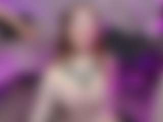 Live cam show with dreamleah - Nipple Piercings on Camming Site
