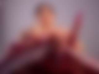Live cam show with Dora - Athletic on Camsoda
