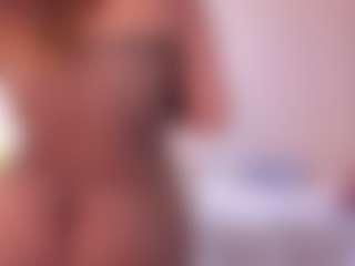 Live cam show with Luna-Taylorss - Camel Toe on hrnylive.com