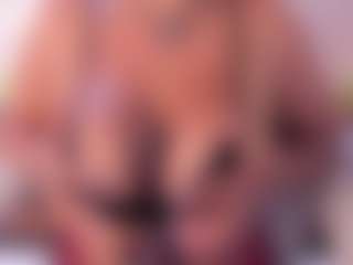 Live cam show with Luna-Taylorss - Vr on Mixed Magazine Live
