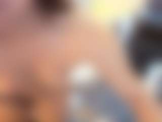 Live cam show with Roxane-Luxeh - Handjob on Camsoda