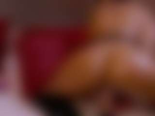 Live cam show with EllaLux - Double Penetration on CamClone