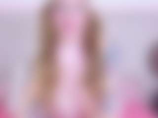 Live cam show with Loren - Squirt on liverealitysex.com
