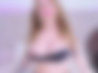 Live cam show with Loren - Girlnextdoor on CamwithHer