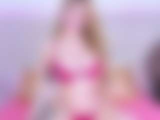 Live cam show with Loren - Big Tits on StripNow