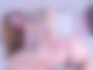 Live cam show with Loren - Tease Blonde Hair on AdultVida.com