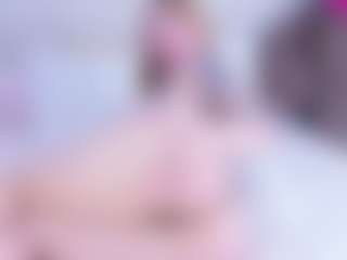 Live cam show with Loren - Young Adult on Camsoda