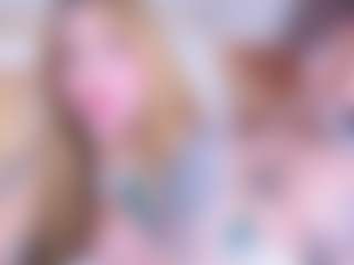 Live cam show with Loren - Shaved Pussy Curvy on Camsoda