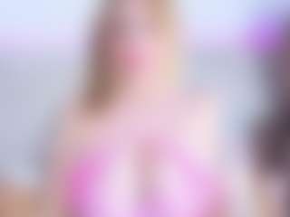 Live cam show with Loren - Anal Teen (18+) on AdultVida.com