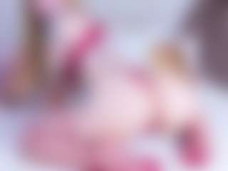 Live cam show with Loren - Curvy Teen (18+) on xDating