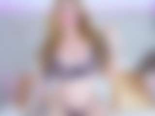 Live cam show with Loren - Tease on Camsoda