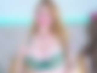 Live cam show with Loren - Pornstar College on Camsoda