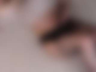 Live cam show with MillyQuijano - Average on Mixed Magazine Live