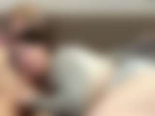 vampire333 MILF webcam performer live streaming