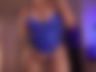 Live cam show with vaniaa - Camel Toe on Free Soda