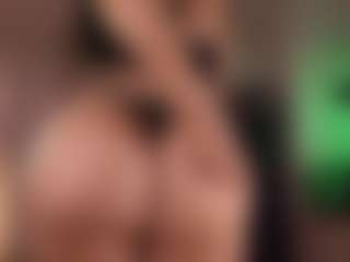vaniaa's Live Sex Cam Show