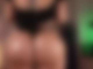 vaniaa's Live Sex Cam Show