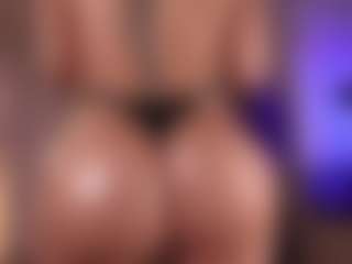 vaniaa's Live Sex Cam Show