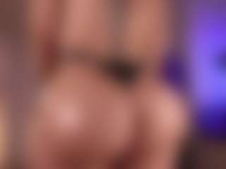vaniaa's Live Sex Cam Show