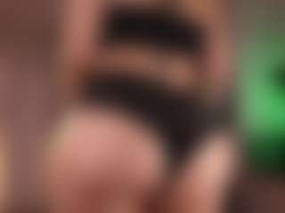 vaniaa's Live Sex Cam Show