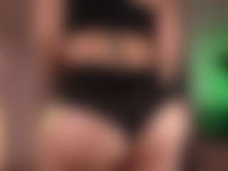 vaniaa MILF webcam performer live streaming