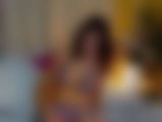 Live cam show with Amy-Martin - Public Brown Hair on Camversity