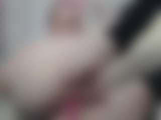 Live cam show with ember-luna - Squirt on Camsoda