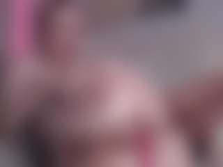 Live cam show with ember-luna - HD on Chatstar