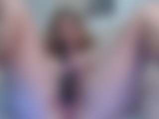Live cam show with ember-luna - Green Eyes on AdultVida.com