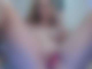 Live cam show with ember-luna - Gape on Free Soda