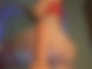 Live cam show with ember-luna - Green Eyes on Fit Hotties