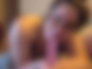 Honestlyfux's Live Sex Cam Show