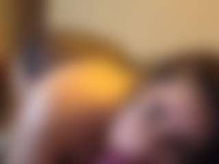 Honestlyfux's Live Sex Cam Show